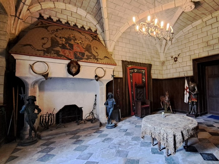 achat vente Château Médiéval a vendre  ISMH , dépendances, maison annexe Brioude , à 4 km, sur son éperon rocheux HAUTE LOIRE AUVERGNE