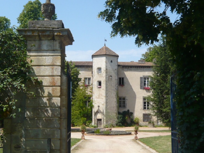 achat vente Château Médiéval a vendre  ISMH , dépendances, piscine Puy-de-Dôme , proche d'une grande ville et d'une sortie d'autoroute PUY DE DOME AUVERGNE