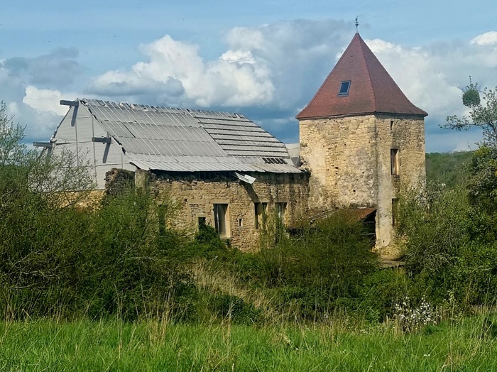 achat vente Château Médiéval a vendre  à restaurer  Haute-Saône , en bordure d'un village HAUTE SAONE FRANCHE COMTE