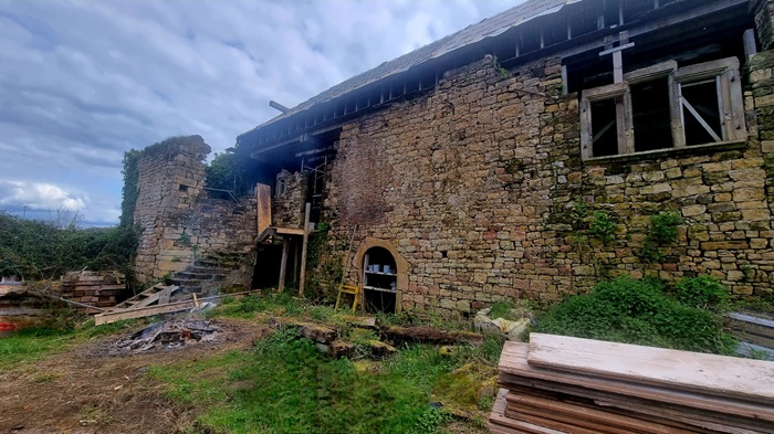 achat vente Château Médiéval a vendre  à restaurer  Haute-Saône , en bordure d'un village HAUTE SAONE FRANCHE COMTE