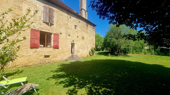 achat vente Ancienne Maison-Forte Médiévale a vendre  à finir de restaurer , dépendances Lons-le-Saunier , à 20 mn, à 10 mn A39, en bordure d'un village JURA FRANCHE COMTE