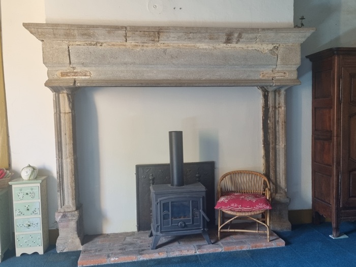 achat vente Ancienne Maison-Forte Médiévale a vendre  à finir de restaurer , dépendances Lons-le-Saunier , à 20 mn, à 10 mn A39, en bordure d'un village JURA FRANCHE COMTE