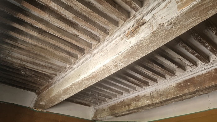 achat vente Ancienne Maison-Forte Médiévale a vendre  à finir de restaurer , dépendances Lons-le-Saunier , à 20 mn, à 10 mn A39, en bordure d'un village JURA FRANCHE COMTE