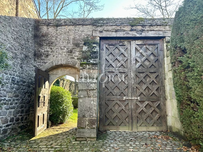 achat vente Manoir Médiéval a vendre  ISMH , dépendances, pigeonnier Côtes d'armor , à 5 km du littoral et des plages COTES D'ARMOR BRETAGNE