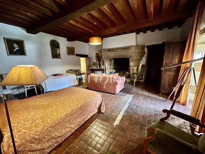 achat vente Manoir Médiéval a vendre  ISMH , dépendances, pigeonnier Côtes d'armor , à 5 km du littoral et des plages COTES D'ARMOR BRETAGNE
