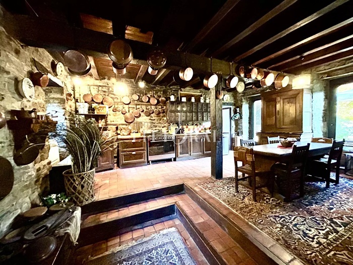 achat vente Manoir Médiéval a vendre  ISMH , dépendances, pigeonnier Côtes d'armor , à 5 km du littoral et des plages COTES D'ARMOR BRETAGNE