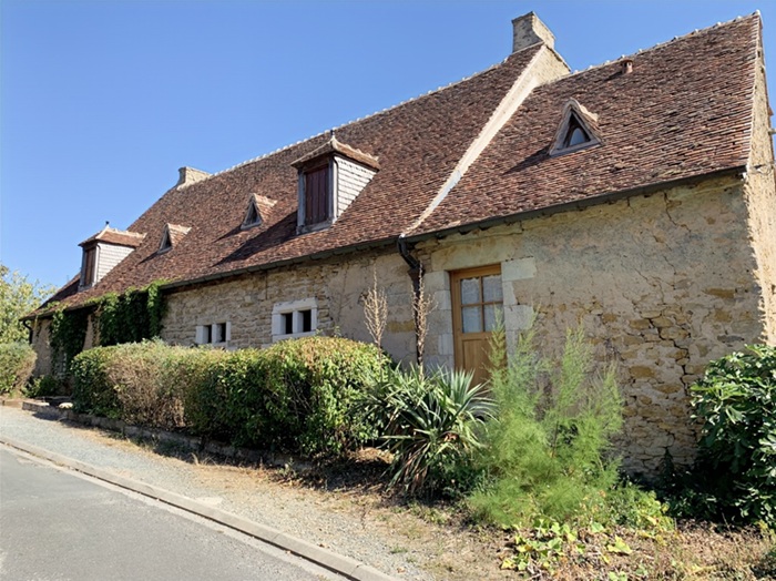 achat vente Demeure Médiévale a vendre  restaurée , dépendances, puits La Châtre , à proximité immédiate, 30 mn de Châteauroux INDRE CENTRE