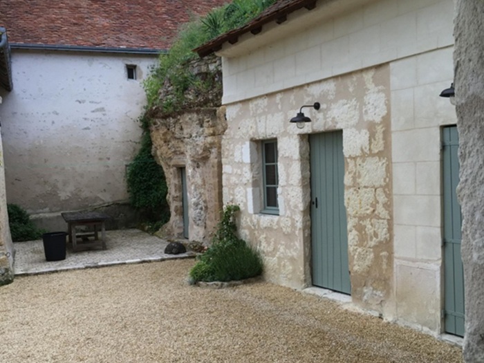 achat vente Maison Médiévale troglodyte a vendre  restaurée , dépendances Loches , à 20 mn, au cœur d’un charmant village INDRE ET LOIRE CENTRE