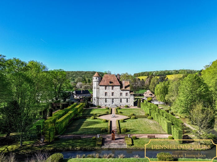 achat vente Château Médiéval a vendre  ISMH en très bon état , dépendances, plusieurs habitations Rouen  à 25 km, 100 km de Paris SEINE MARITIME NORMANDIE