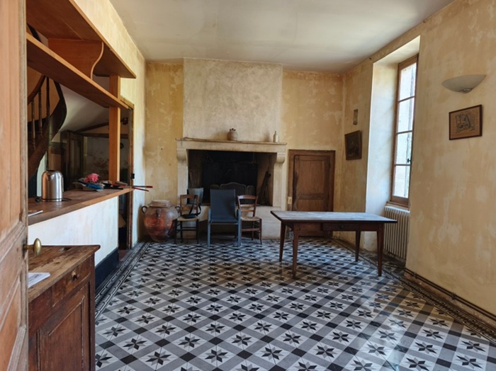 achat vente Tour Médiévale et Logis  a vendre  en grande partie restaurée , dépendances, colombier XVième Montigny-sur-Canne , position dominante NIEVRE BOURGOGNE