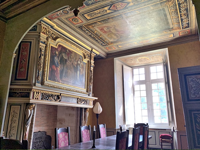 achat vente Château Médiéval et Renaissance a vendre  Monument Historique , dépendances, chapelle MH Nord Puy de Dôme  PUY DE DOME AUVERGNE