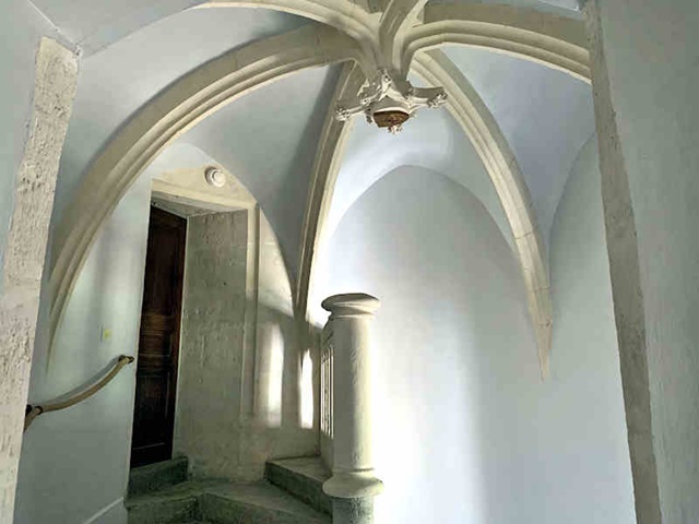 achat vente Château Médiéval et Renaissance a vendre  Monument Historique , dépendances, chapelle MH Nord Puy de Dôme  PUY DE DOME AUVERGNE