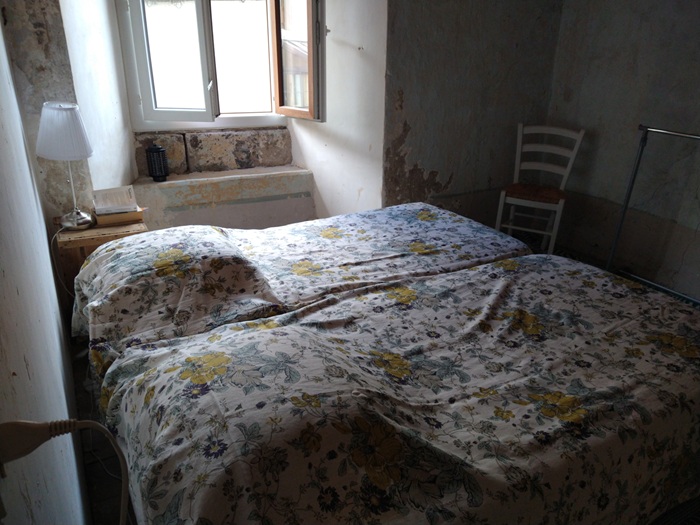 achat vente Ancienne Maison-Forte a vendre  ISMH en totalité à restaurer , grandes caves, puits Mende  à 25 mn, dans un village historique, jolies vues LOZERE LANGUEDOC ROUSSILLON