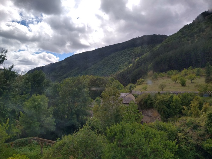 achat vente Ancienne Maison-Forte a vendre  ISMH en totalité à restaurer , grandes caves, puits Mende  à 25 mn, dans un village historique, jolies vues LOZERE LANGUEDOC ROUSSILLON