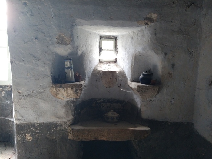 achat vente Ancienne Maison-Forte a vendre  ISMH en totalité à restaurer , grandes caves, puits Mende  à 25 mn, dans un village historique, jolies vues LOZERE LANGUEDOC ROUSSILLON