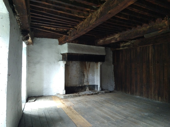 achat vente Ancienne Maison-Forte a vendre  ISMH en totalité à restaurer , grandes caves, puits Mende  à 25 mn, dans un village historique, jolies vues LOZERE LANGUEDOC ROUSSILLON