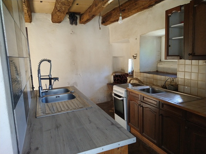 achat vente Ancienne Maison-Forte a vendre   Rodez  à 10 mn, dans un hameau au calme AVEYRON MIDI PYRENEES