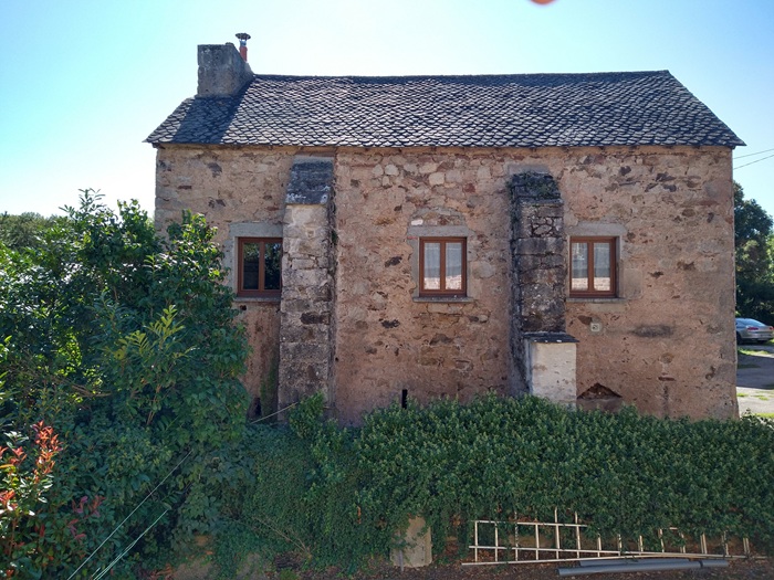 achat vente Ancienne Maison-Forte a vendre   Rodez  à 10 mn, dans un hameau au calme AVEYRON MIDI PYRENEES