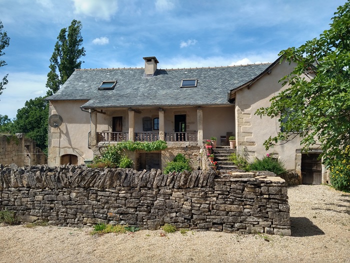achat vente Demeures Médiévales a vendre constituées en hameau , dépendance, piscine Najac à 15 mn, 1h30 de Toulouse, en campagne sans nuisances TARN ET GARONNE MIDI PYRENEES