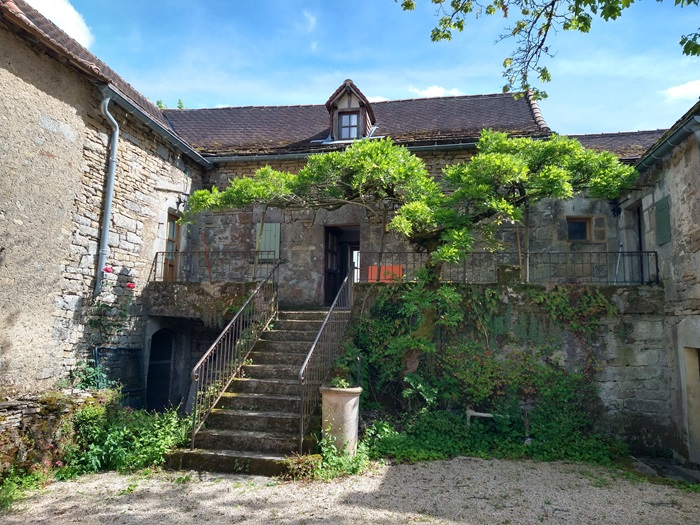achat vente Demeures Médiévales a vendre  constituées en hameau , dépendance, piscine Najac  à 15 mn, 1h30 de Toulouse, en campagne sans nuisances TARN ET GARONNE MIDI PYRENEES