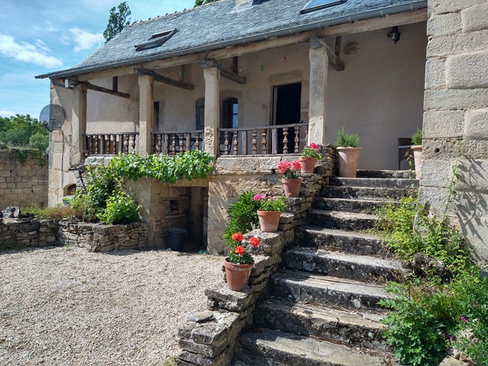 achat vente Demeures Médiévales a vendre  constituées en hameau , dépendance, piscine Najac  à 15 mn, 1h30 de Toulouse, en campagne sans nuisances TARN ET GARONNE MIDI PYRENEES