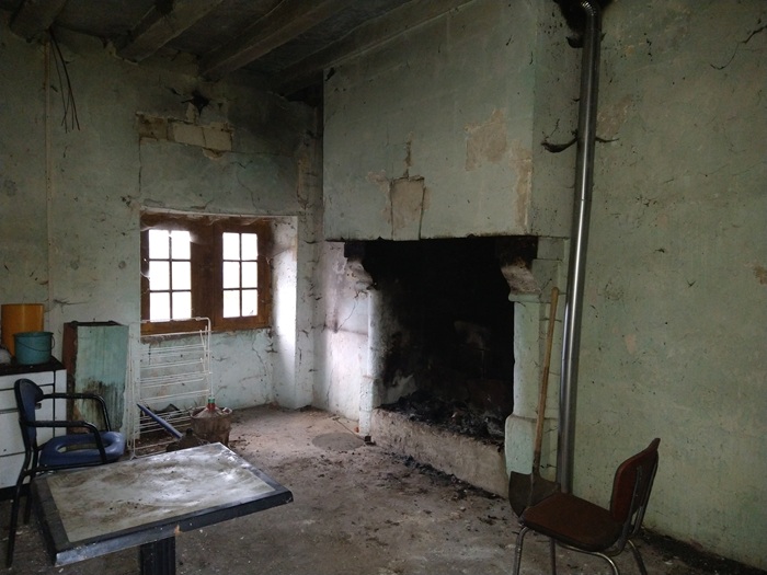 achat vente Manoir Médiéval a vendre  à restaurer , dépendances, cave troglodyte Saumur  à 35 mn, Paris 2h (TGV) INDRE ET LOIRE CENTRE