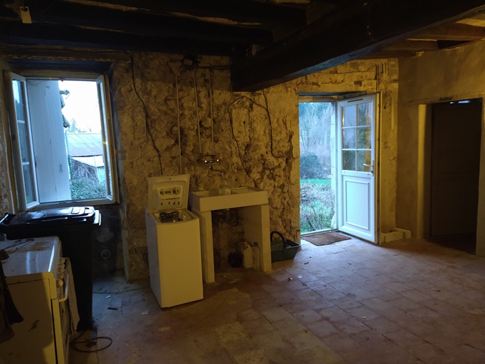 achat vente Manoir Médiéval a vendre  à restaurer , dépendances, cave troglodyte Saumur  à 35 mn, Paris 2h (TGV) INDRE ET LOIRE CENTRE