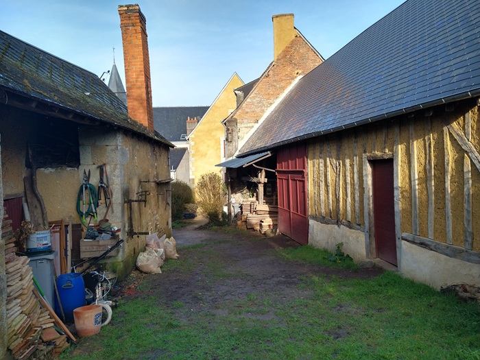 achat vente Partie de Manoir Médiéval a vendre  à finir de restaurer , dépendances Tours  à 30 mn, Paris 2h15 (TGV) INDRE ET LOIRE CENTRE