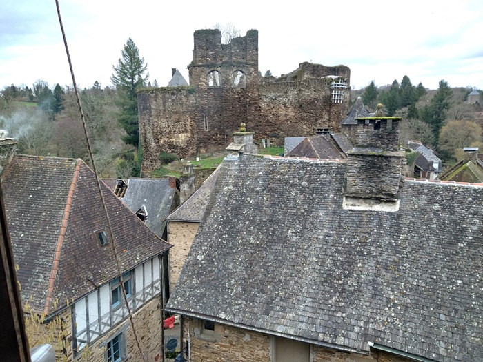 achat vente Demeure Médiévale a vendre  à restaurer  Brive  à 45 mn, 25 mn A20, en position dominante CORREZE LIMOUSIN