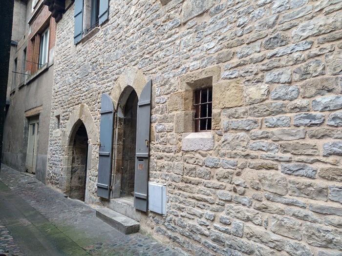 achat vente Maison Médiévale Polyvalente a vendre  en parfait état  Rodez  et A20 à 50 mn, cœur de cité historique AVEYRON MIDI PYRENEES
