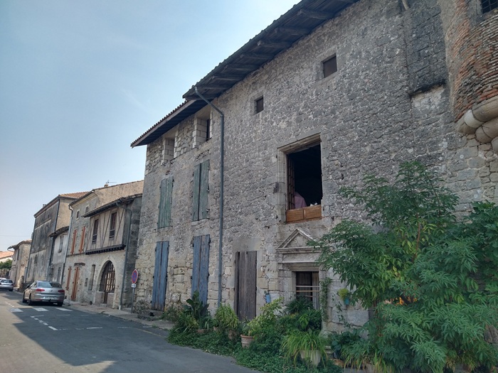 achat vente Demeure Urbaine Médiévale a vendre  à restaurer , cave Villeneuve-sur-Lot  à 15 mn, 45 mn Agen (TGV) LOT ET GARONNE AQUITAINE