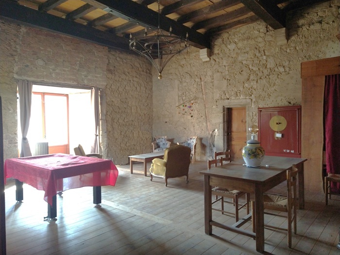 achat vente Ancien Donjon Médiéval a vendre  à finir de restaurer , dépendance, terrasse Clermont-Ferrand  à 30 mn, 15 mn A75, cœur de village avec vues PUY DE DOME AUVERGNE