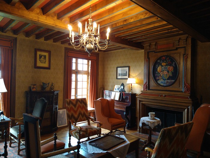 achat vente Ancienne Maison-Forte a vendre  en parfait état , dépendances Le Puy-en-Velay , à 1h10 Paris (avion), sans nuisances HAUTE LOIRE AUVERGNE