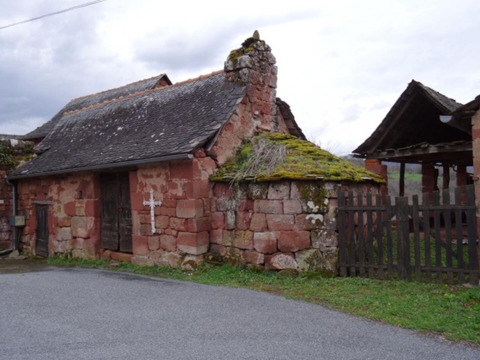 achat vente Corps de ferme mitoyen a vendre  à restaurer , dépendances Mouret , Vallée du Dourdou, position dominante AVEYRON MIDI PYRENES