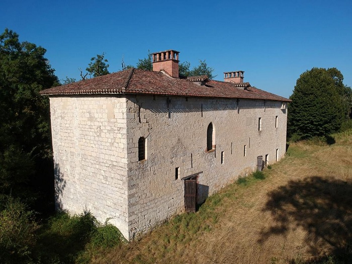 achat vente Ferme fortifiée Médiévale a vendre  inscrite ISMH , maison de métayer, pigeonnier, grange Caussade  TARN ET GARONNE MIDI PYRENEES