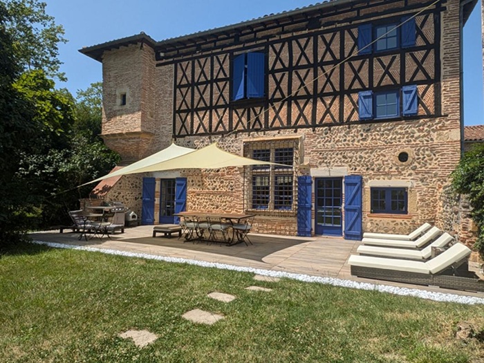 achat vente Demeure Médiévale a vendre  , dépendances, piscine Cazères  HAUTE GARONNE MIDI PYRENEES