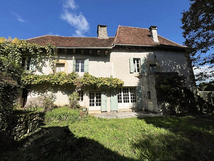 achat vente Propriété a vendre  à restaurer , dépendances, piscine Saint-Raphael , sur les coteaux de la région d'Excideuil DORDOGNE AQUITAINE