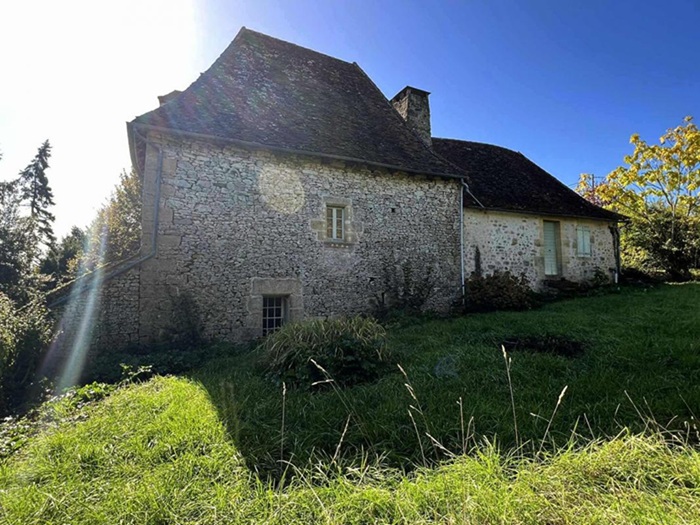achat vente Propriété a vendre  à restaurer , dépendances, piscine Saint-Raphael , sur les coteaux de la région d'Excideuil DORDOGNE AQUITAINE
