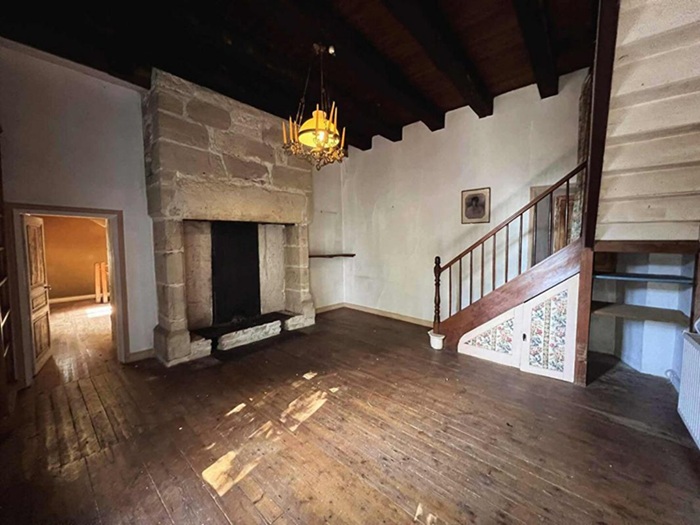 achat vente Propriété a vendre  à restaurer , dépendances, piscine Saint-Raphael , sur les coteaux de la région d'Excideuil DORDOGNE AQUITAINE