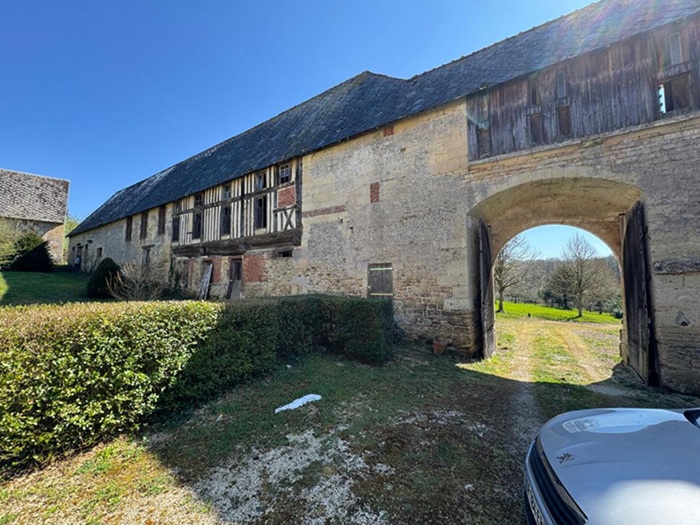 achat vente Château Médiéval a vendre  ISMH , dépendances La Houblonnière , 30 mn Deauville CALVADOS NORMANDIE