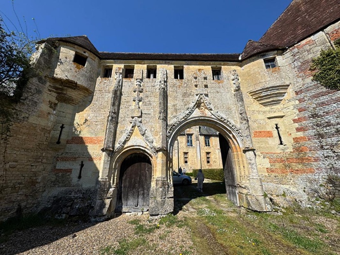 achat vente Château Médiéval a vendre  ISMH , dépendances La Houblonnière , 30 mn Deauville CALVADOS NORMANDIE