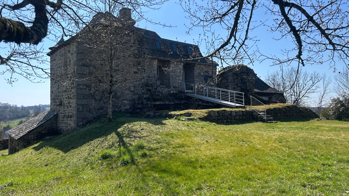 achat vente Manoir Médiéval a vendre  , dépendances Laguiole , dominant un paysage préservé AVEYRON MIDI PYRENEES