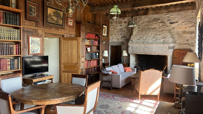 achat vente Manoir Médiéval a vendre  , dépendances Laguiole , dominant un paysage préservé AVEYRON MIDI PYRENEES