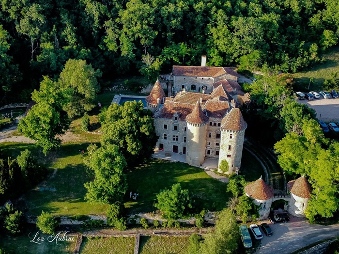 achat vente Château Médiéval a vendre  classé MH , dépendances, piscine Figeac  LOT MIDI PYRENEES