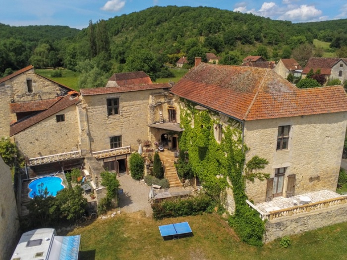 achat vente Château Médiéval a vendre  , piscine Montfaucon  LOT MIDI PYRENEES