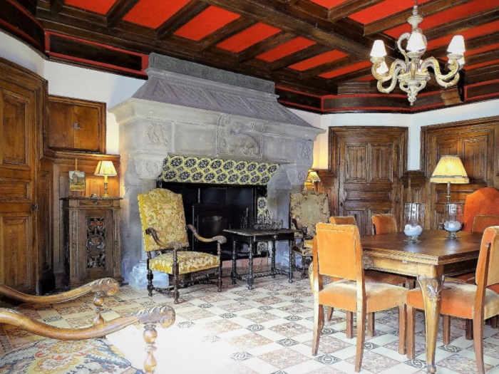 achat vente Château Médiéval a vendre  , dépendances Crocq  CREUSE LIMOUSIN