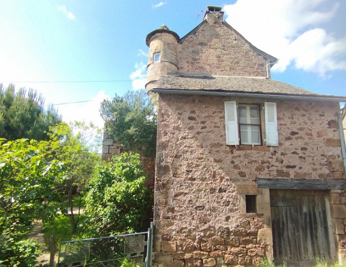 achat vente Presbytère a vendre , ancienne place forte du hameau  Saint-Christophe Vallon  AVEYRON MIDI PYRENEES