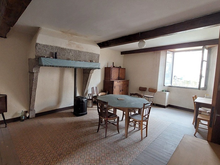 achat vente Maison de village a vendre  , cave  Serverette , dans un charmant petit village LOZERE LANGUEDOC ROUSSILLON