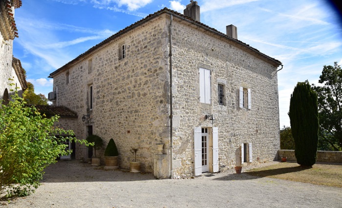 achat vente Château Médiéval a vendre  , dépendances, chapelle Roquecor  TARN ET GARONNE MIDI PYRENEES